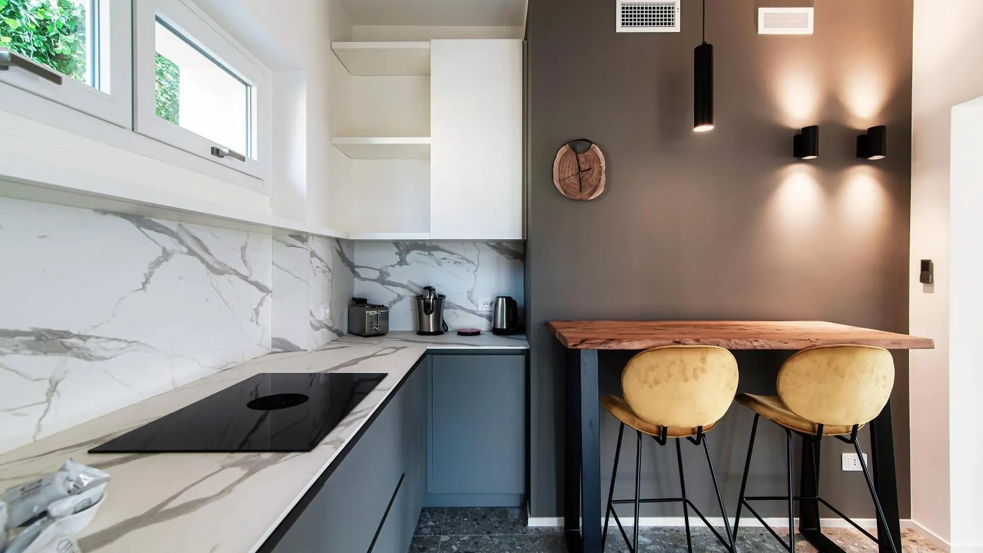 Apartment Martina - By Myhomeincomo