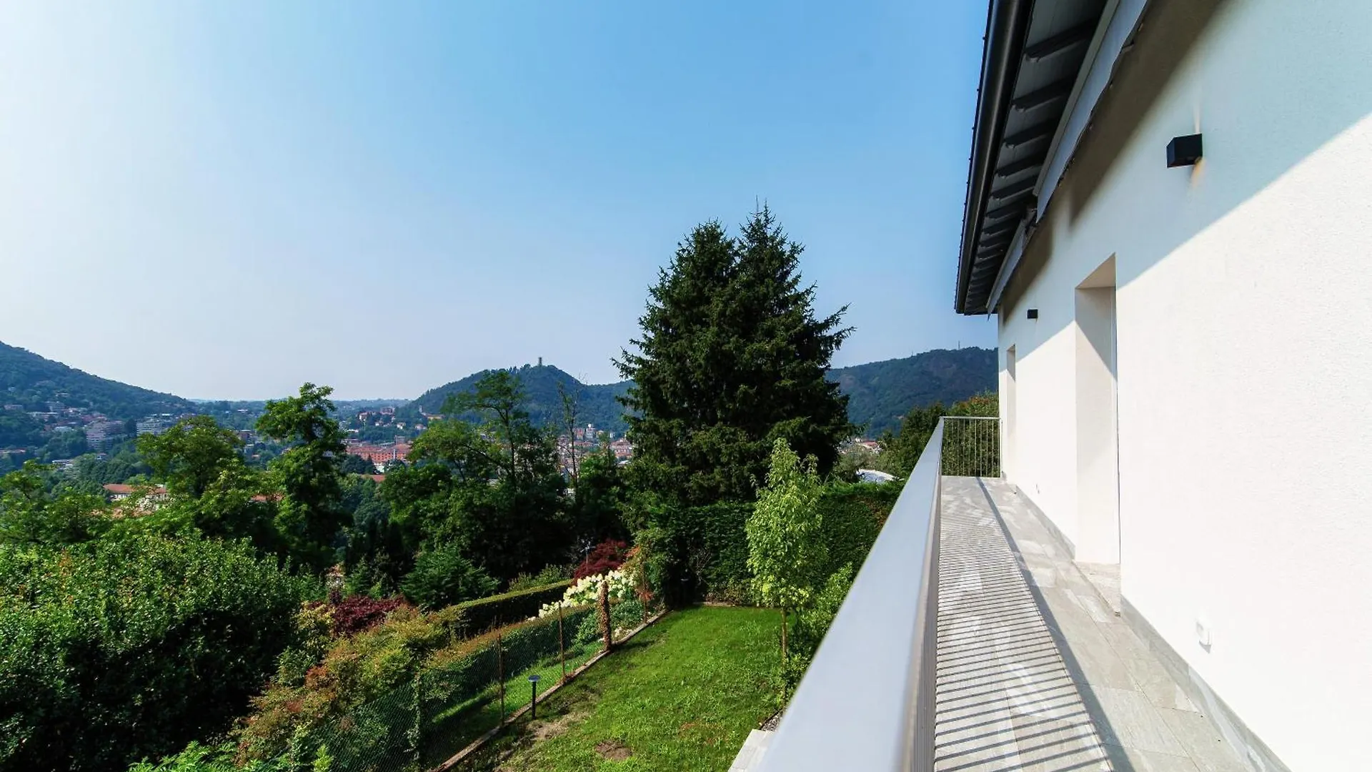 Apartment Martina - By Myhomeincomo Italy