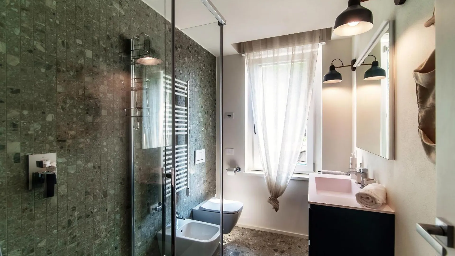 Apartment Martina - By Myhomeincomo