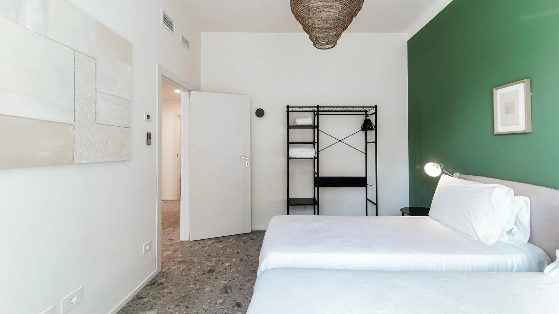 Apartment Martina - By Myhomeincomo