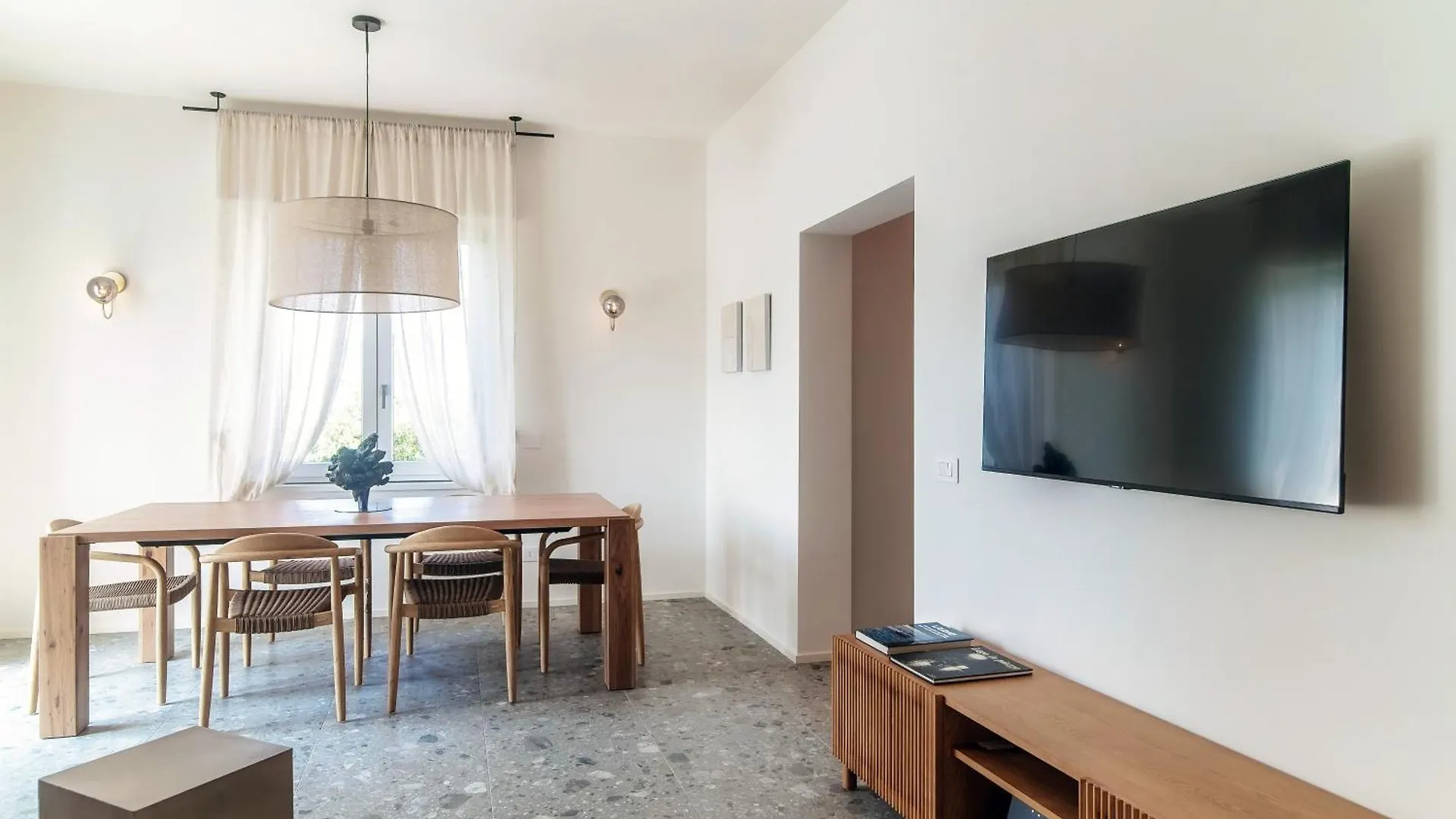 Apartment Martina - By Myhomeincomo