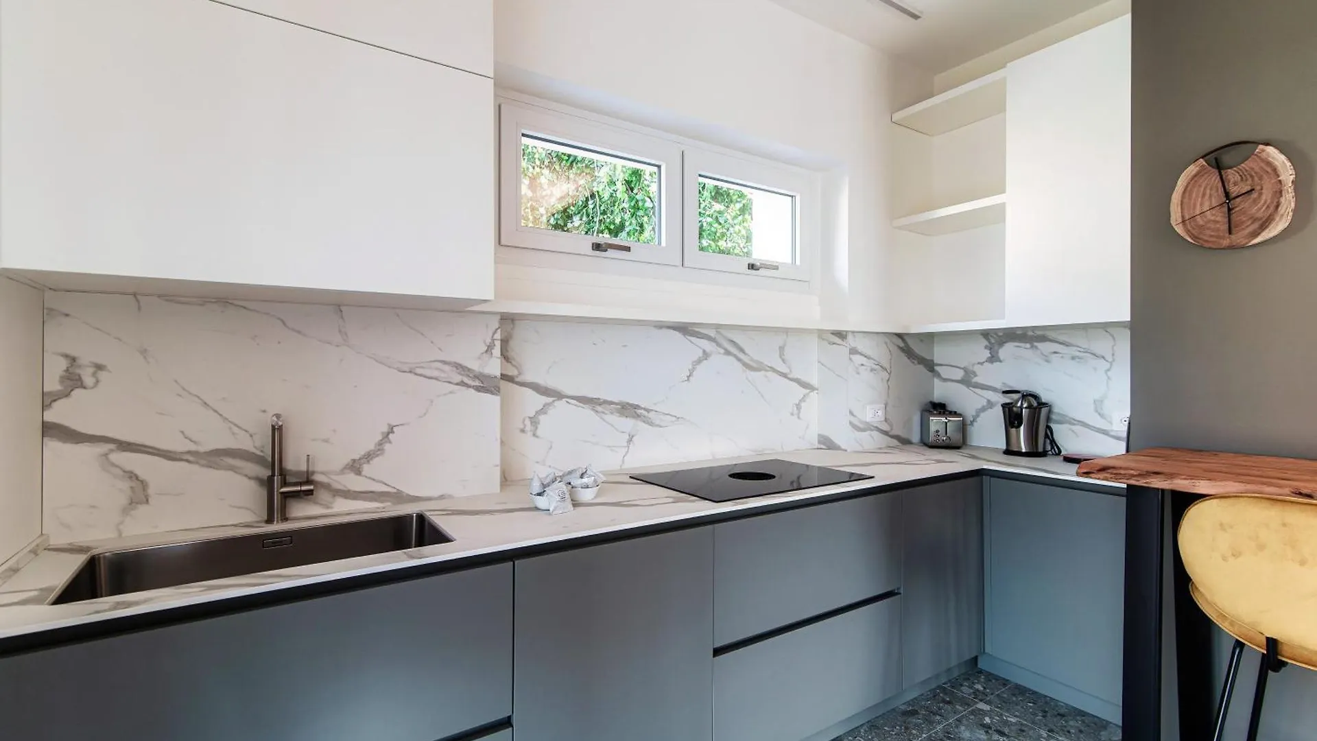 Apartment Martina - By Myhomeincomo